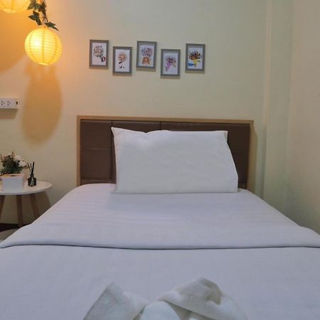 A Pousada Ez Sleep @ Ratchada 19 Banguecoque Exterior foto